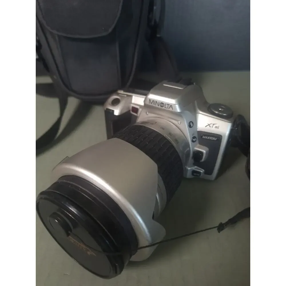 Minolta Maxxum XTsi 35mm Film Camera w 28-210mm Zoom Lens Tested + Case